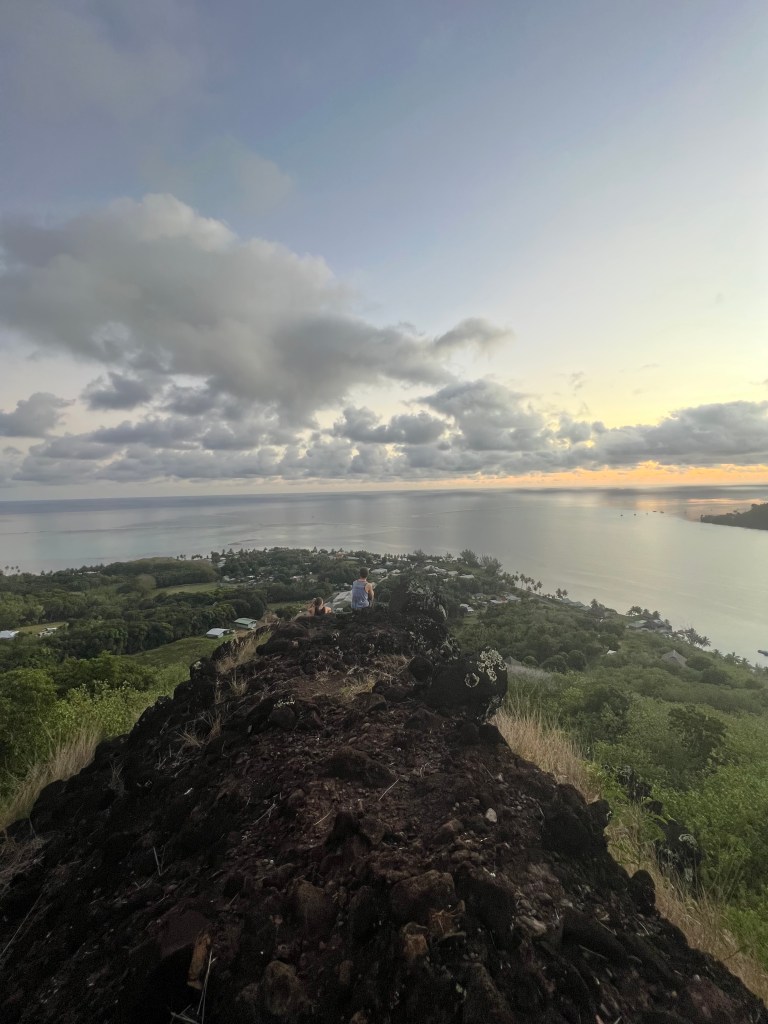 A view of the ocean and the island of Moorea
